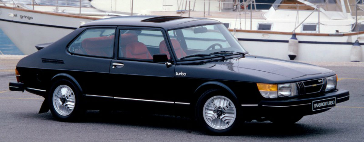 Saab 900