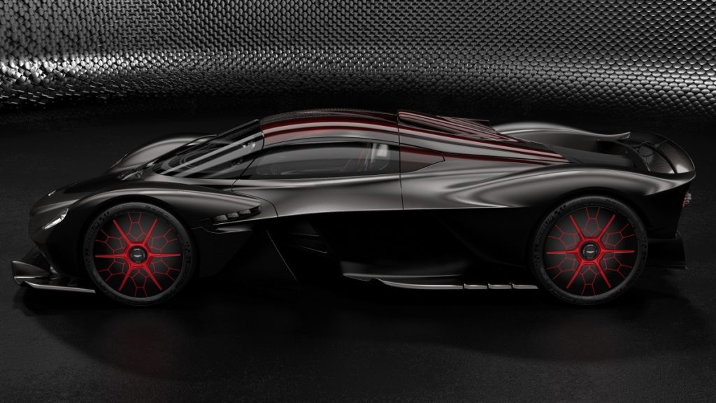 RACE SUPERCAR ASTON MARTIN VALKYRIE