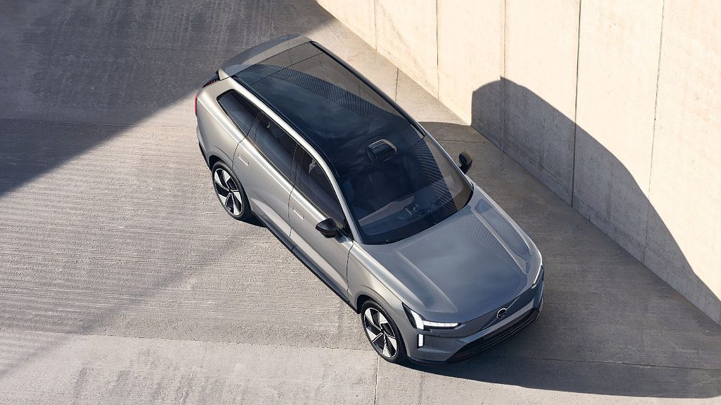 ELECTRIC SUV VOLVO EX90