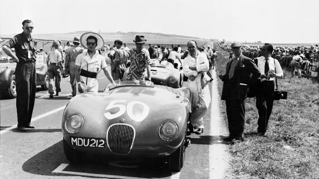 CLASSIC CAR - JAGUAR C-TYPE